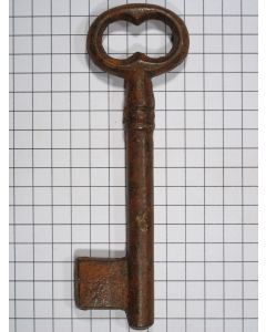 Sleutel ijzer geroest 84 mm lang met pen