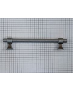 Stanggreep oud ijzer h.o.h. 128 mm